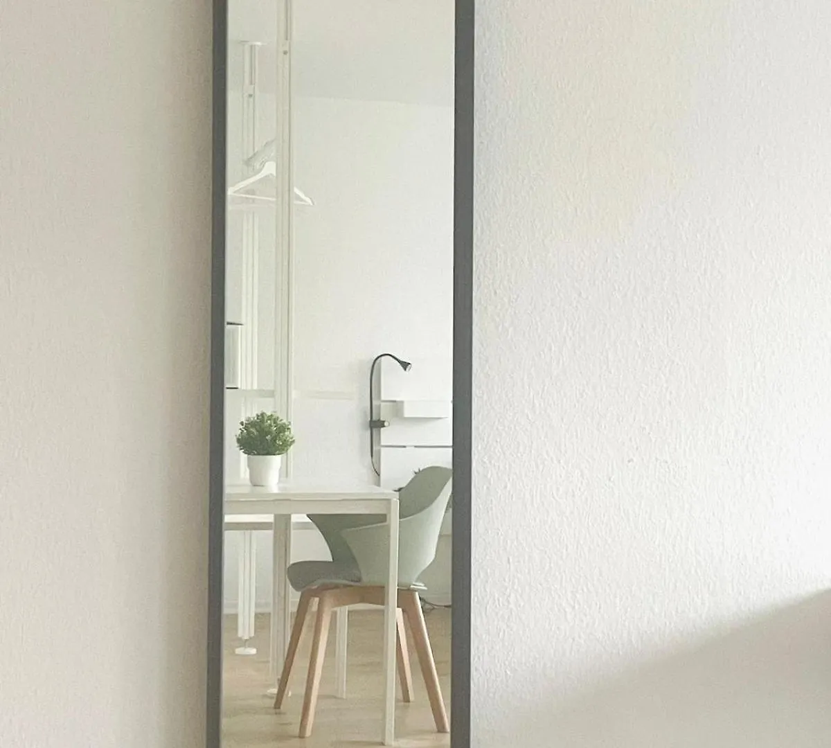 Modern Und Renoviert contacts